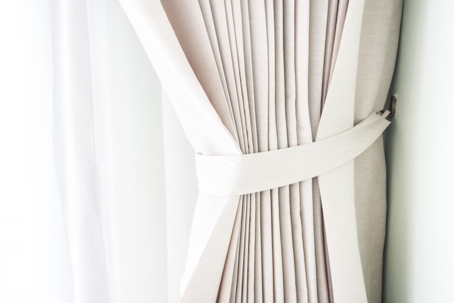 White-Curtains-Dubai